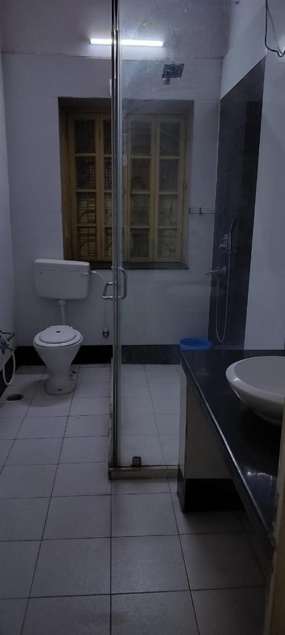 Ywca Gallway Guest House Calcutta Buitenkant foto