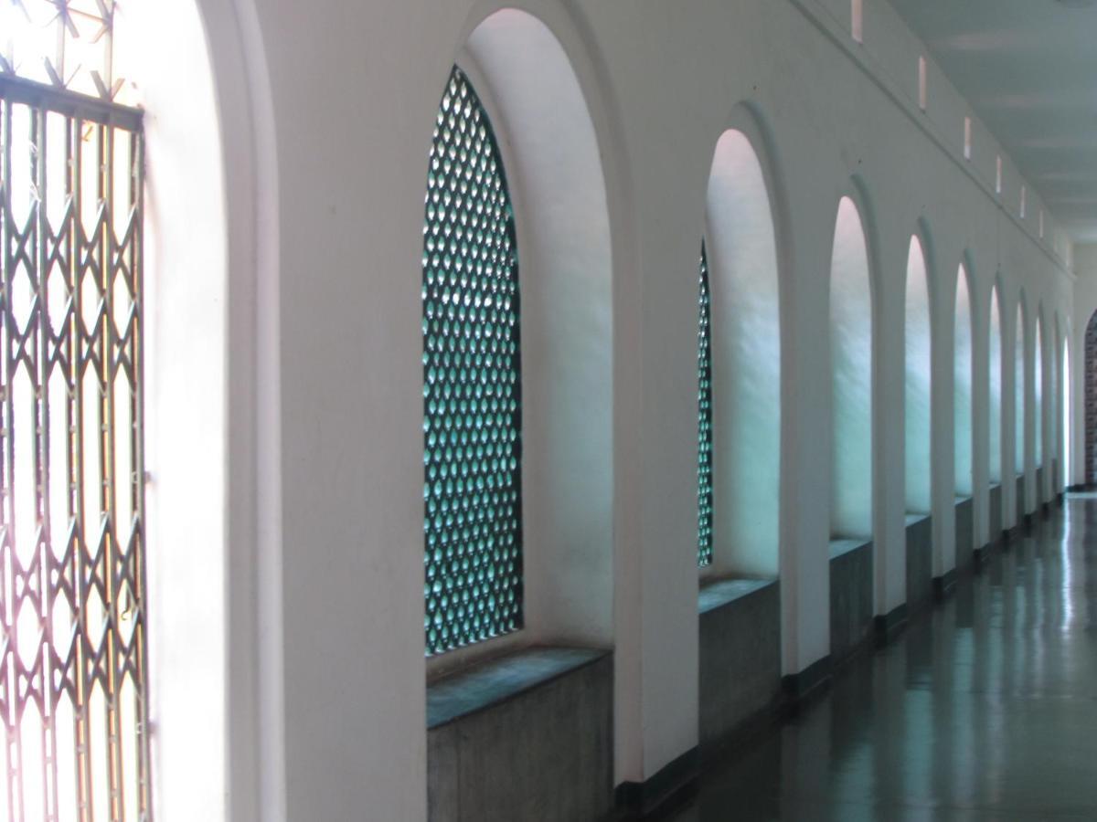 Ywca Gallway Guest House Calcutta Buitenkant foto